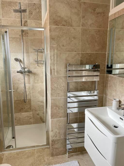 Modern 2 Bed Flat W Parking, Dog Friendly, Central Bornemouth Extérieur photo